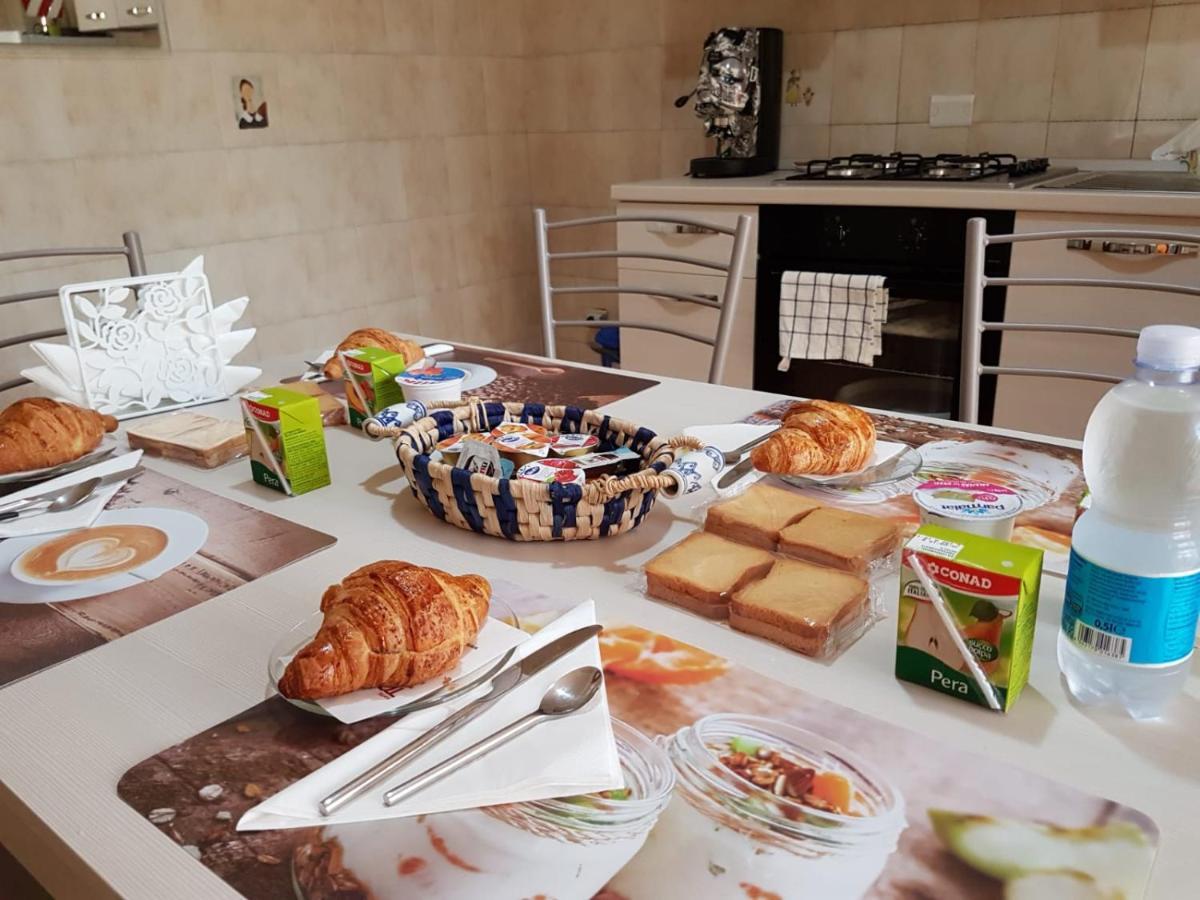 B&B A Casa Di Amici Caserta Dış mekan fotoğraf