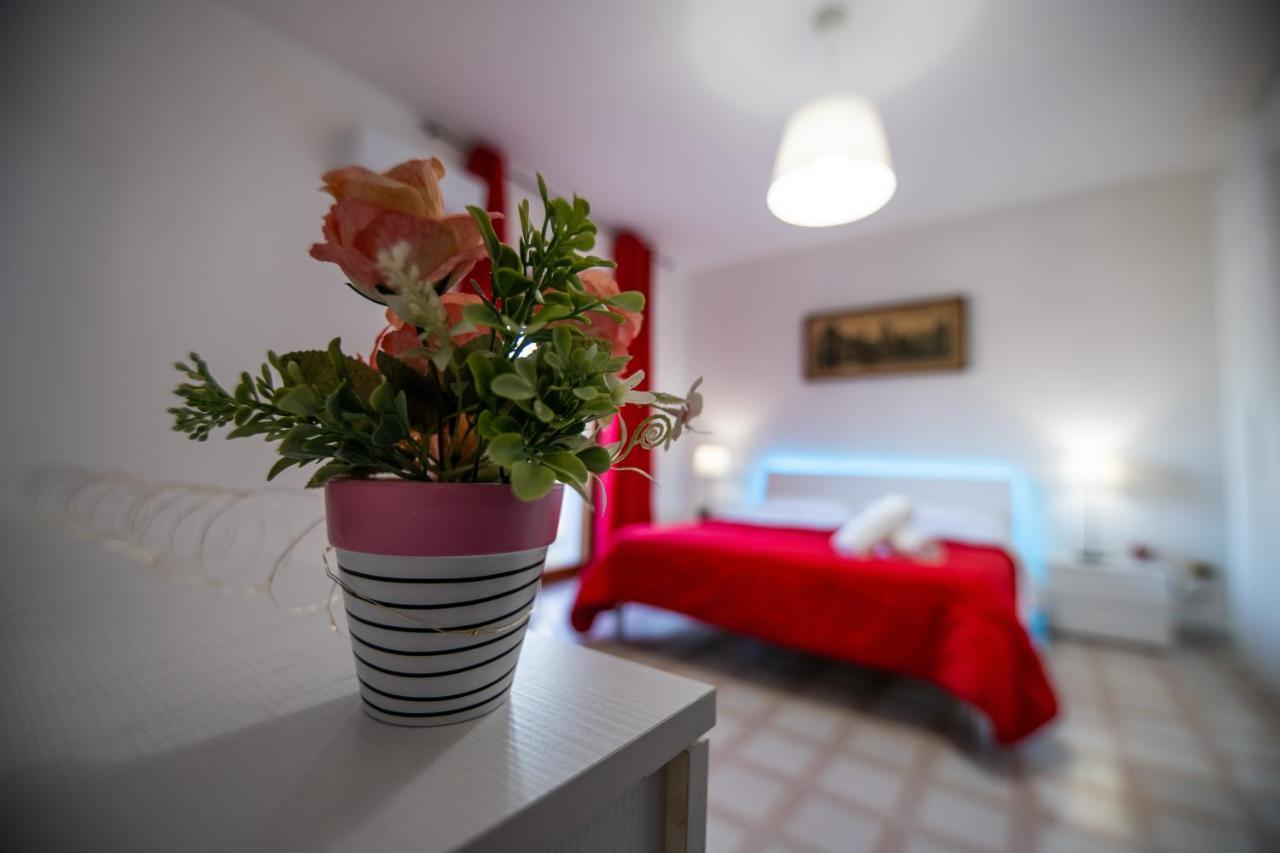 B&B A Casa Di Amici Caserta Dış mekan fotoğraf